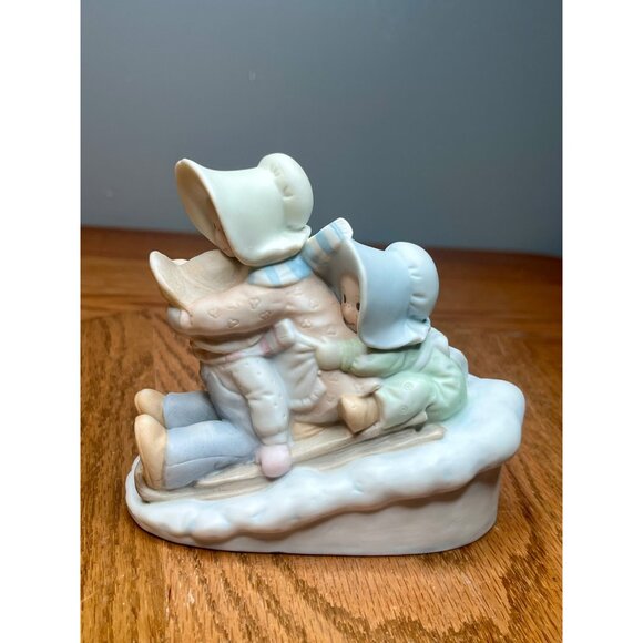 Circle of Friends by Masterpiece Homco 1993 A-Sledding We will Go! with Original - Picture 5 of 10